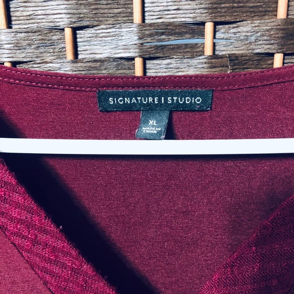 Signature studio Top ❤️ - Picture 3 of 5